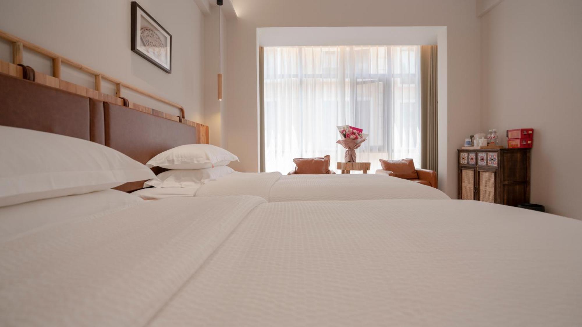 Patio Spring Holiday Inn -- Free Round Trip Pick-Up Service --Panoramic View Of Tianmen Mount Zhangjiajie Bagian luar foto