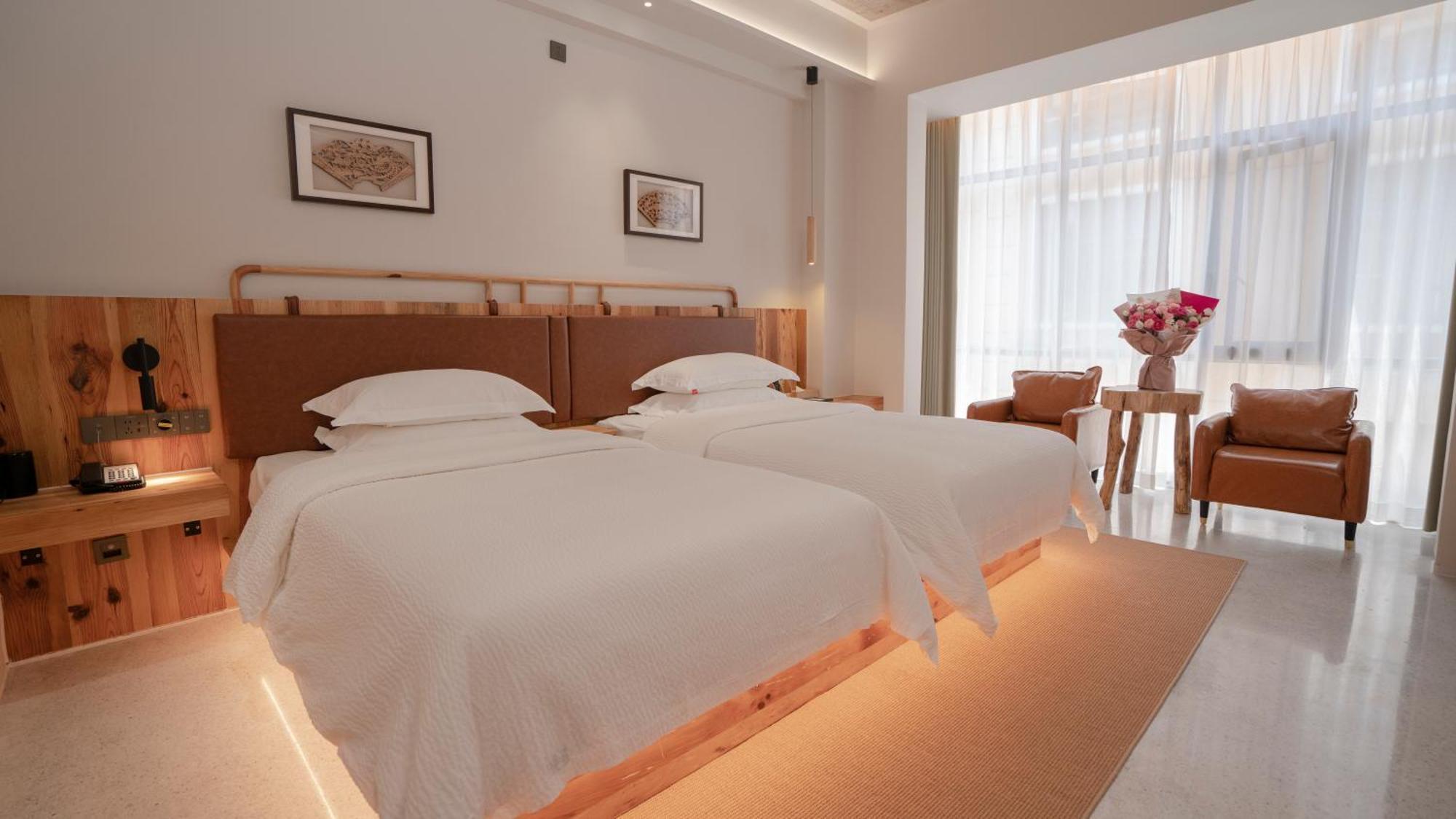 Patio Spring Holiday Inn -- Free Round Trip Pick-Up Service --Panoramic View Of Tianmen Mount Zhangjiajie Bagian luar foto