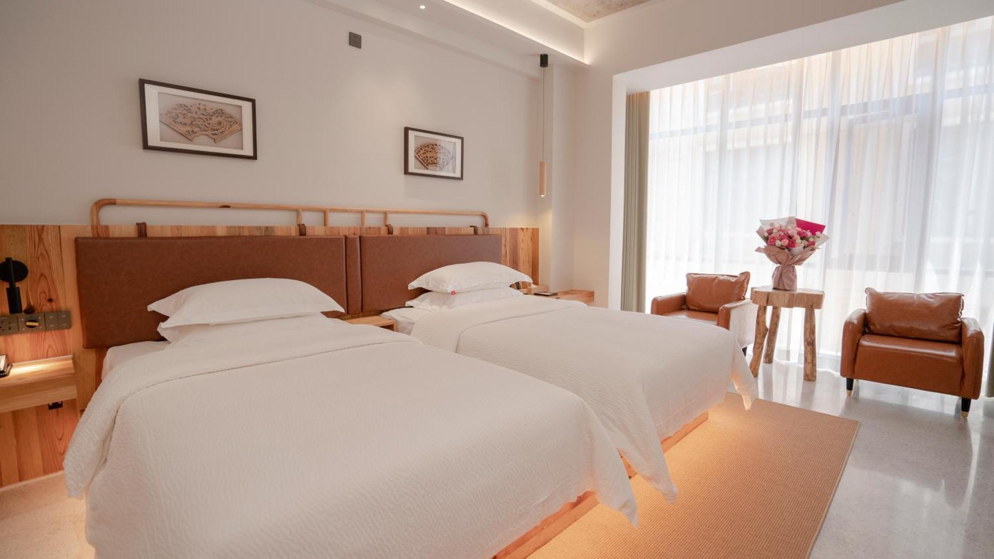 Patio Spring Holiday Inn -- Free Round Trip Pick-Up Service --Panoramic View Of Tianmen Mount Zhangjiajie Bagian luar foto