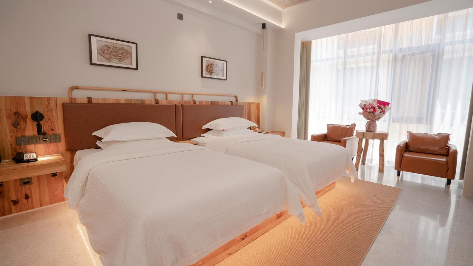 Patio Spring Holiday Inn -- Free Round Trip Pick-Up Service --Panoramic View Of Tianmen Mount Zhangjiajie Bagian luar foto