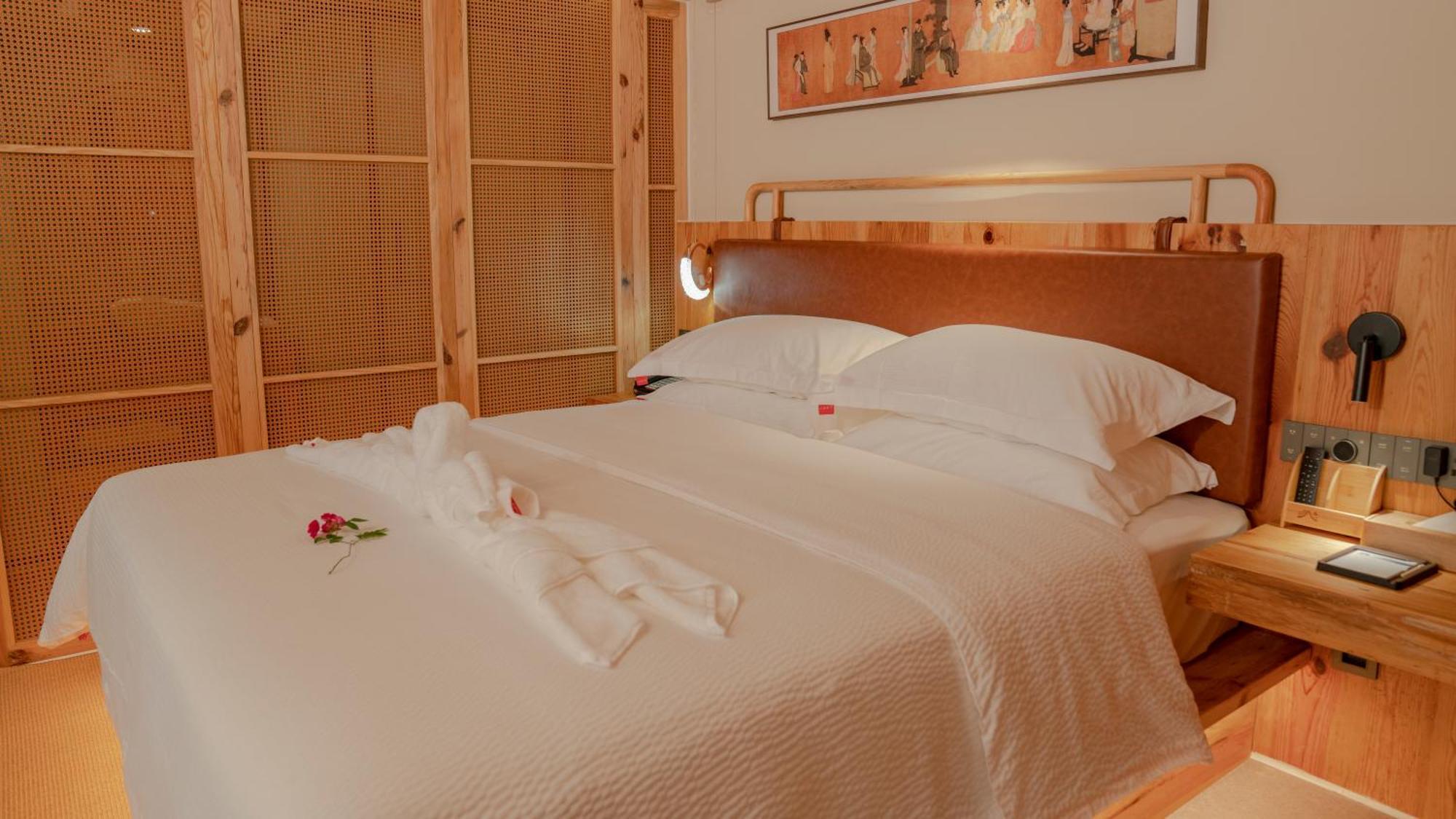 Patio Spring Holiday Inn -- Free Round Trip Pick-Up Service --Panoramic View Of Tianmen Mount Zhangjiajie Bagian luar foto