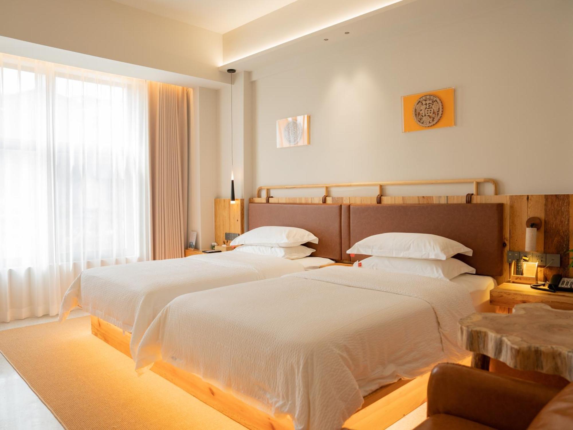 Patio Spring Holiday Inn -- Free Round Trip Pick-Up Service --Panoramic View Of Tianmen Mount Zhangjiajie Bagian luar foto